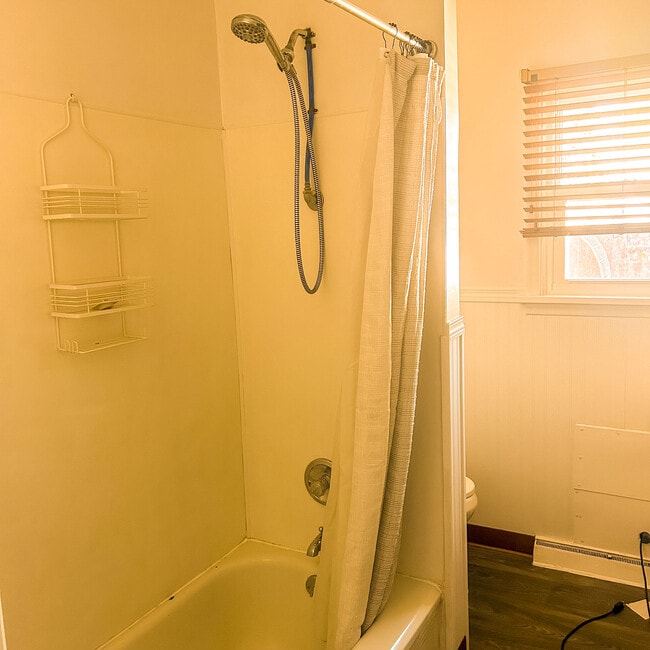 Building Photo - 1721 S Shoshone St