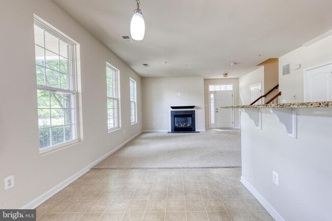 Building Photo - Welcome to Observation Drive! This lovely ...