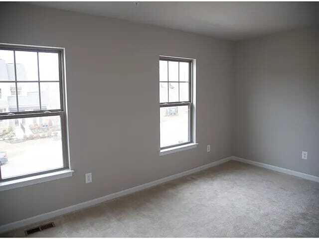 Building Photo - 17905 Woods View Dr