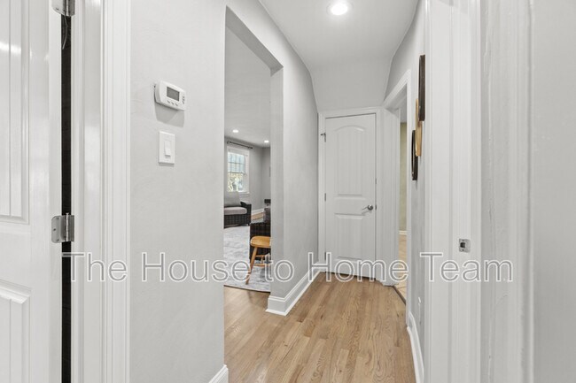 Building Photo - 405 Farrell St