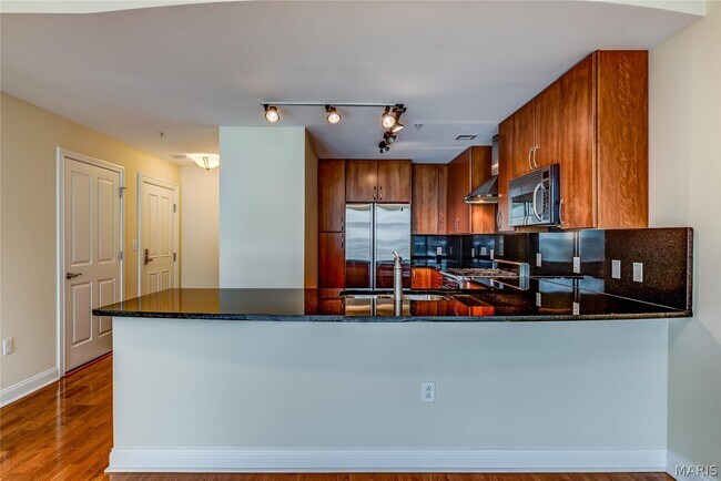 Building Photo - 4909 Laclede Ave