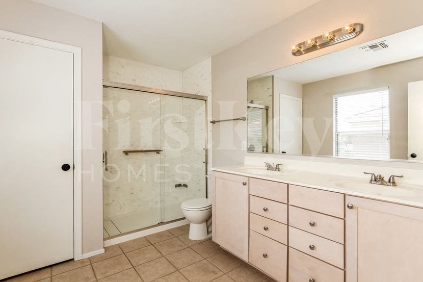 Building Photo - 2127 S Luther