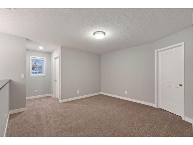 Building Photo - 13946 Lupine Trail NE