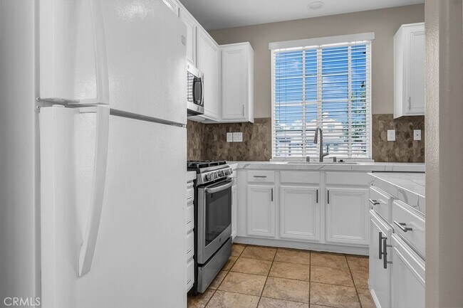 Building Photo - 210 Timberwood