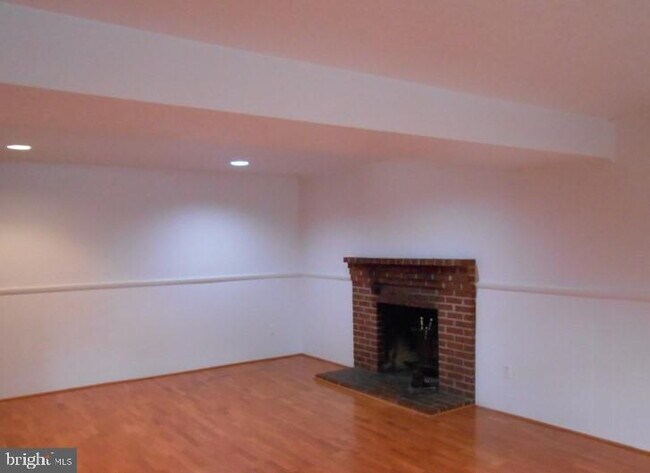 Building Photo - Impressive North Arlington Home with Abund...