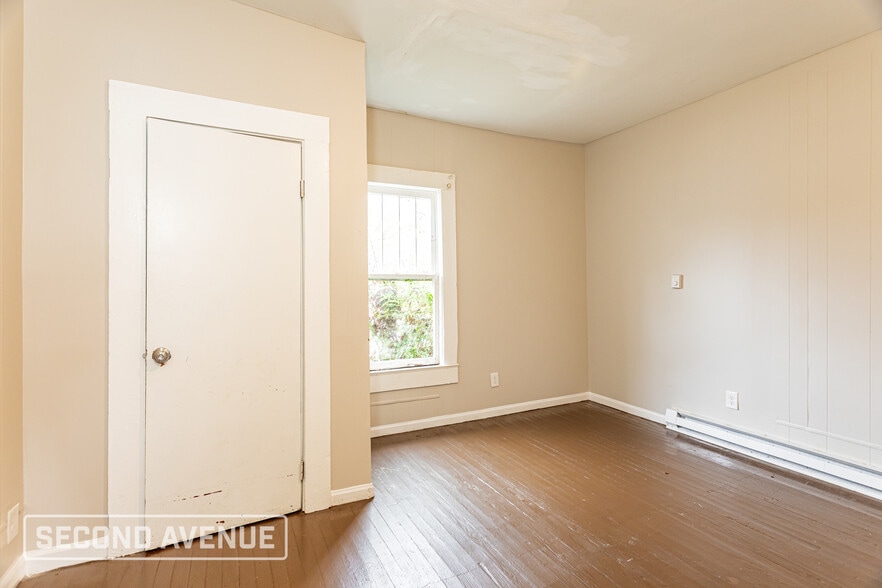 Building Photo - 3401 Hickory Ave SW