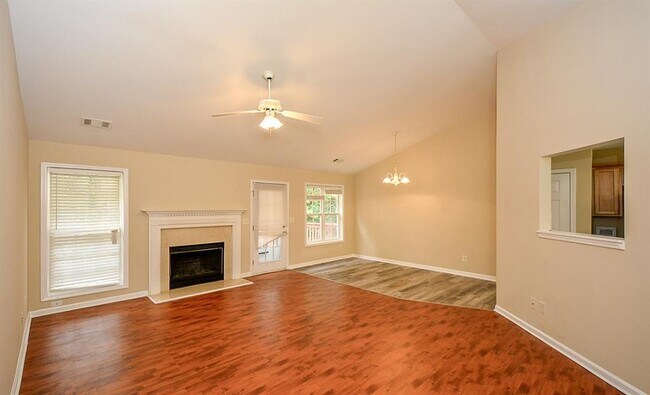 Building Photo - 400 Lynn Katie Ct