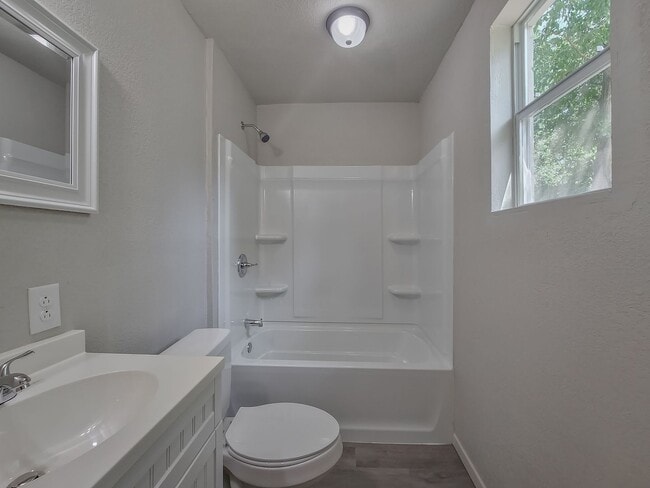 Building Photo - Newly Remodeled FOUR bedroom home in Spencer! FOR RENT!