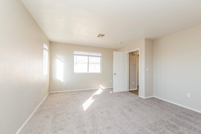 Building Photo - 8104 Finch Feather St