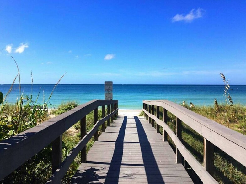 Building Photo - 13406 Boca Ciega Ave