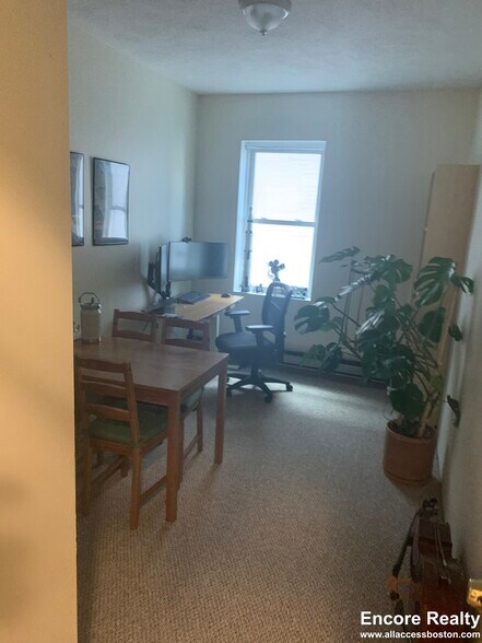 Building Photo - 111 Norway St