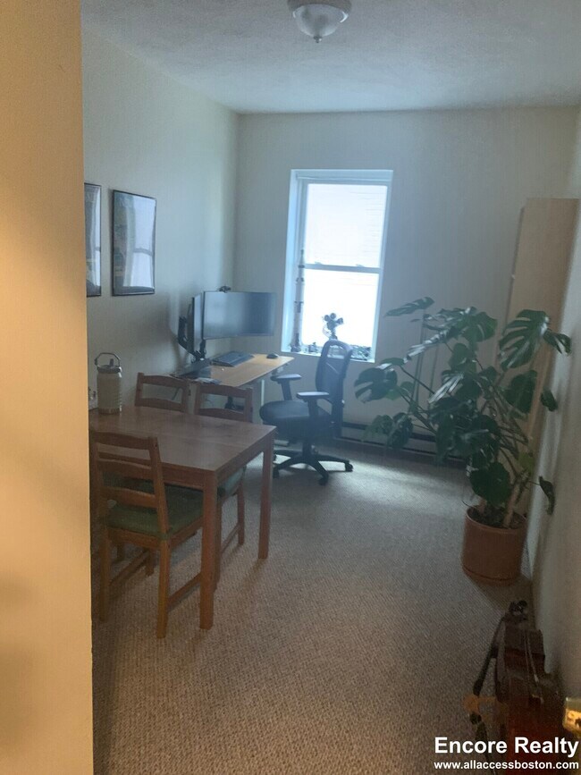 Building Photo - 111 Norway St