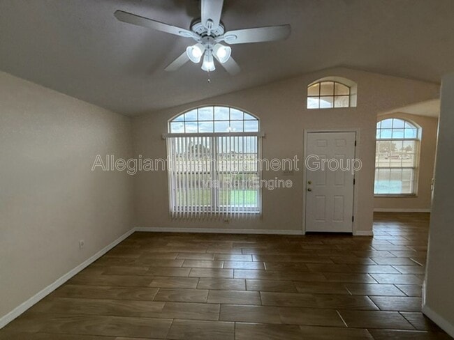 Building Photo - 2362 Harbor Town Dr