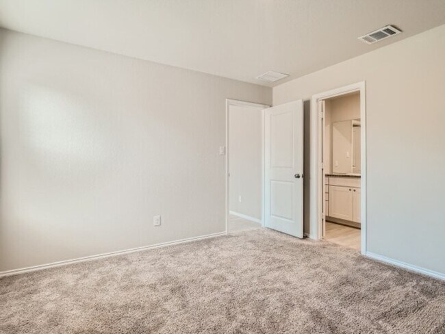 Building Photo - 15011 Dorset Wheel