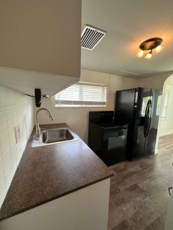 Building Photo - 4024 N Walnut St