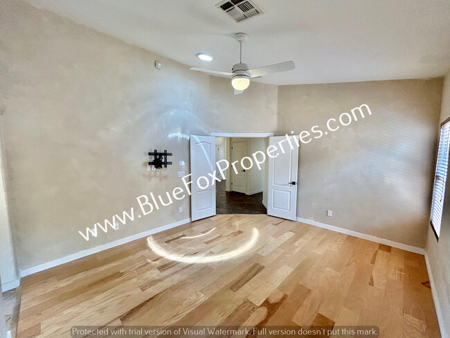 Building Photo - 7447 N Bradstreet Dr