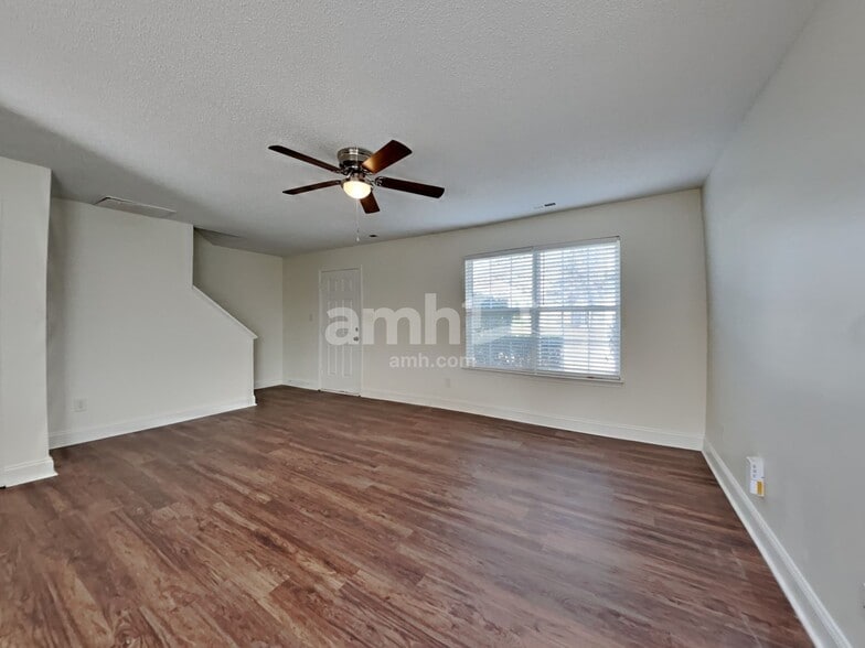 Building Photo - 109 Peterborough Dr