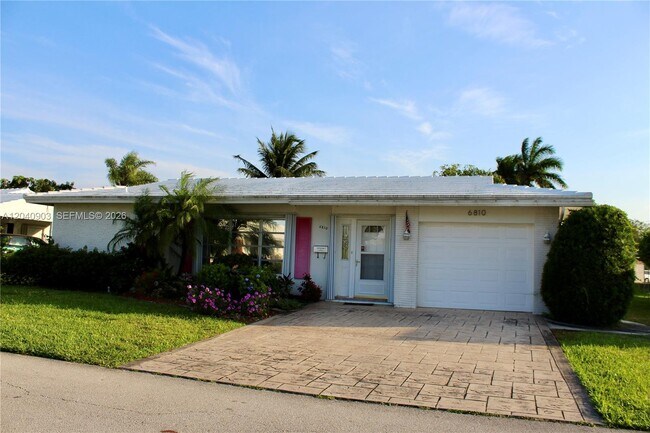 Building Photo - 6810 NW 70th St