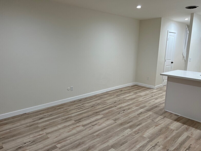 Building Photo - 4516 Bond St