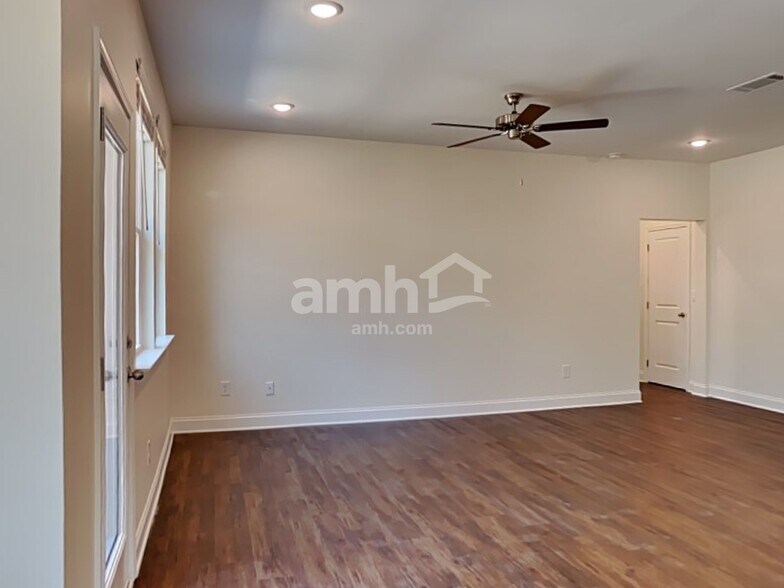 Building Photo - 5242 Blue Mountain Dr