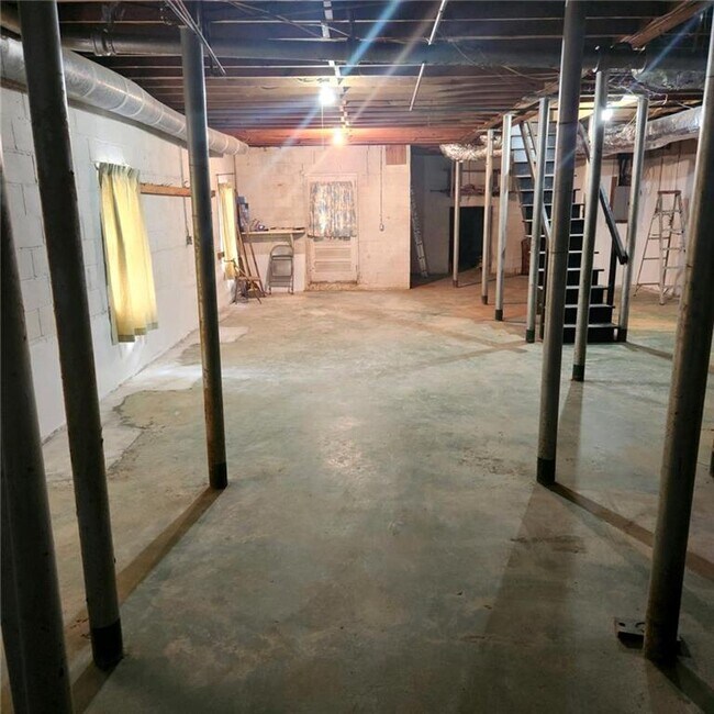 Building Photo - 1049 Ormewood Ave SE