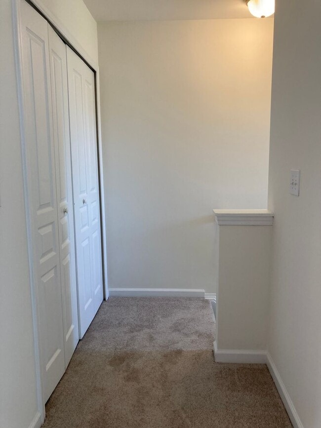 Building Photo - 1172 Drummond Ln