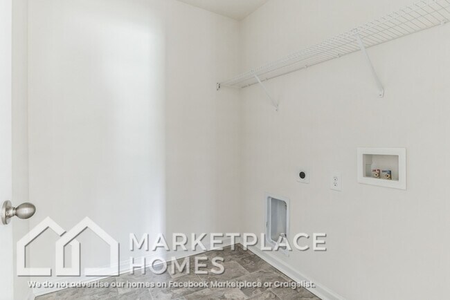 Building Photo - 1208 Cole Dr