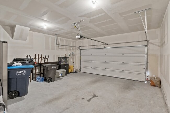 Building Photo - 10357 Rosegreen Ln