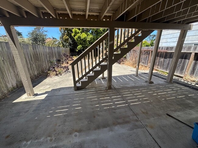 Building Photo - Bright & Spacious Single Family Home - Par...