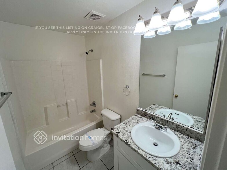 Building Photo - 1868 W Renaissance Ave