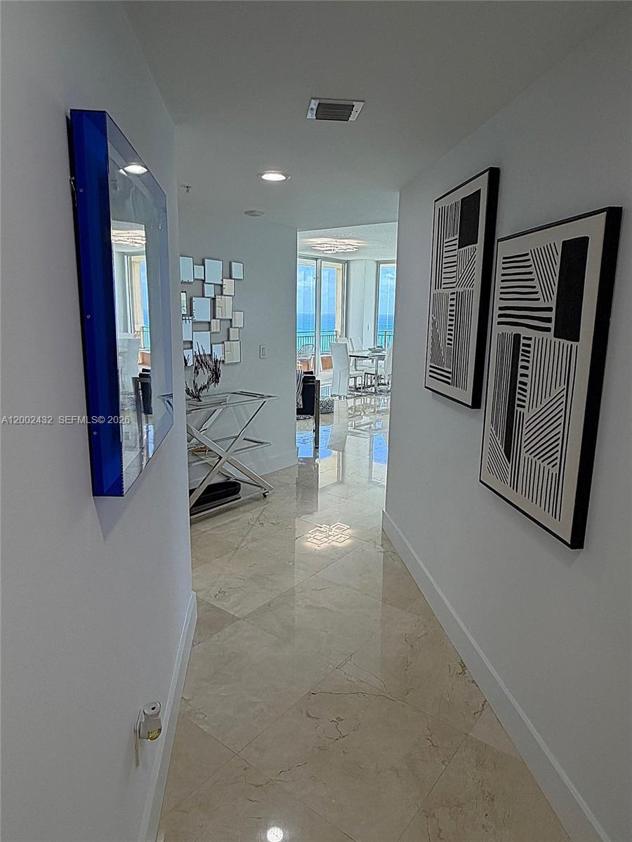 Building Photo - 2080 S Ocean Dr