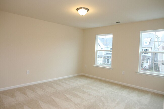 Building Photo - Low Maintenance Detached Home in Central Triangle Location!