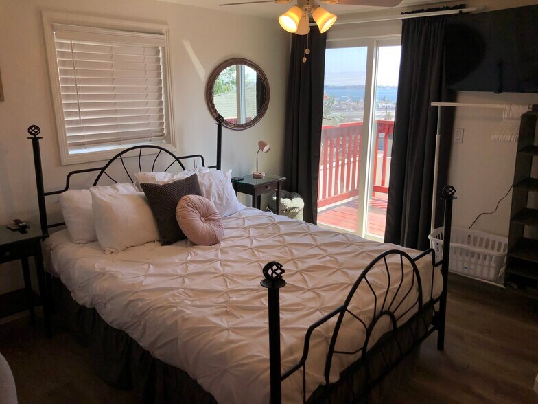 Building Photo - 2950 Columbia St