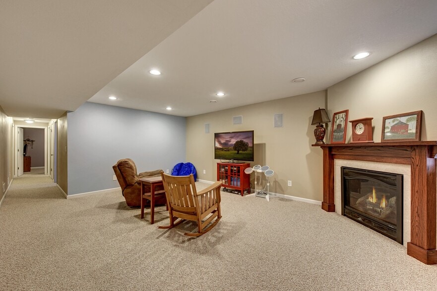 Building Photo - 1187 Blackhawk Dr SW