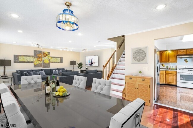 Building Photo - 3406 French Dr