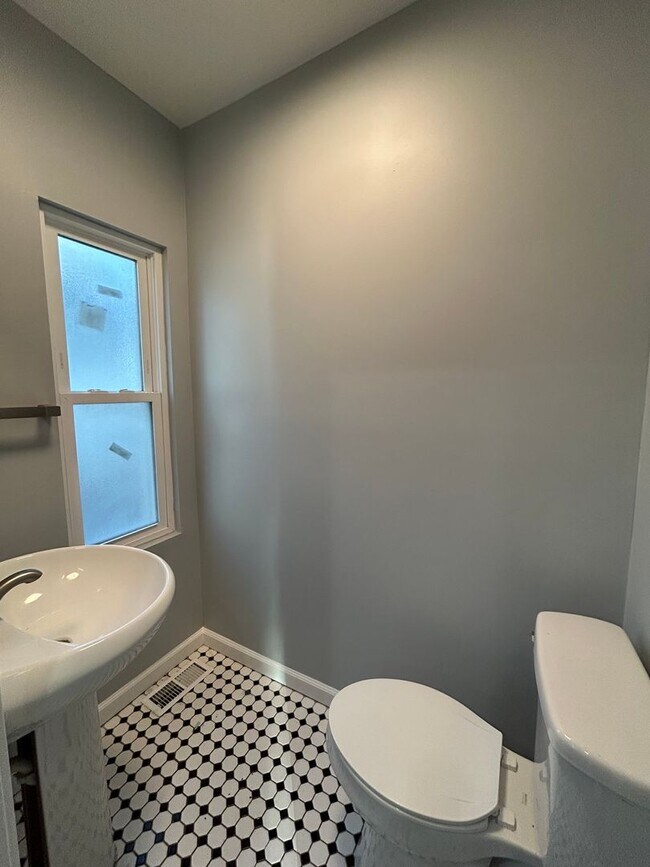 Building Photo - Coming Soon! Updated & Cozy 4-Bedroom Home