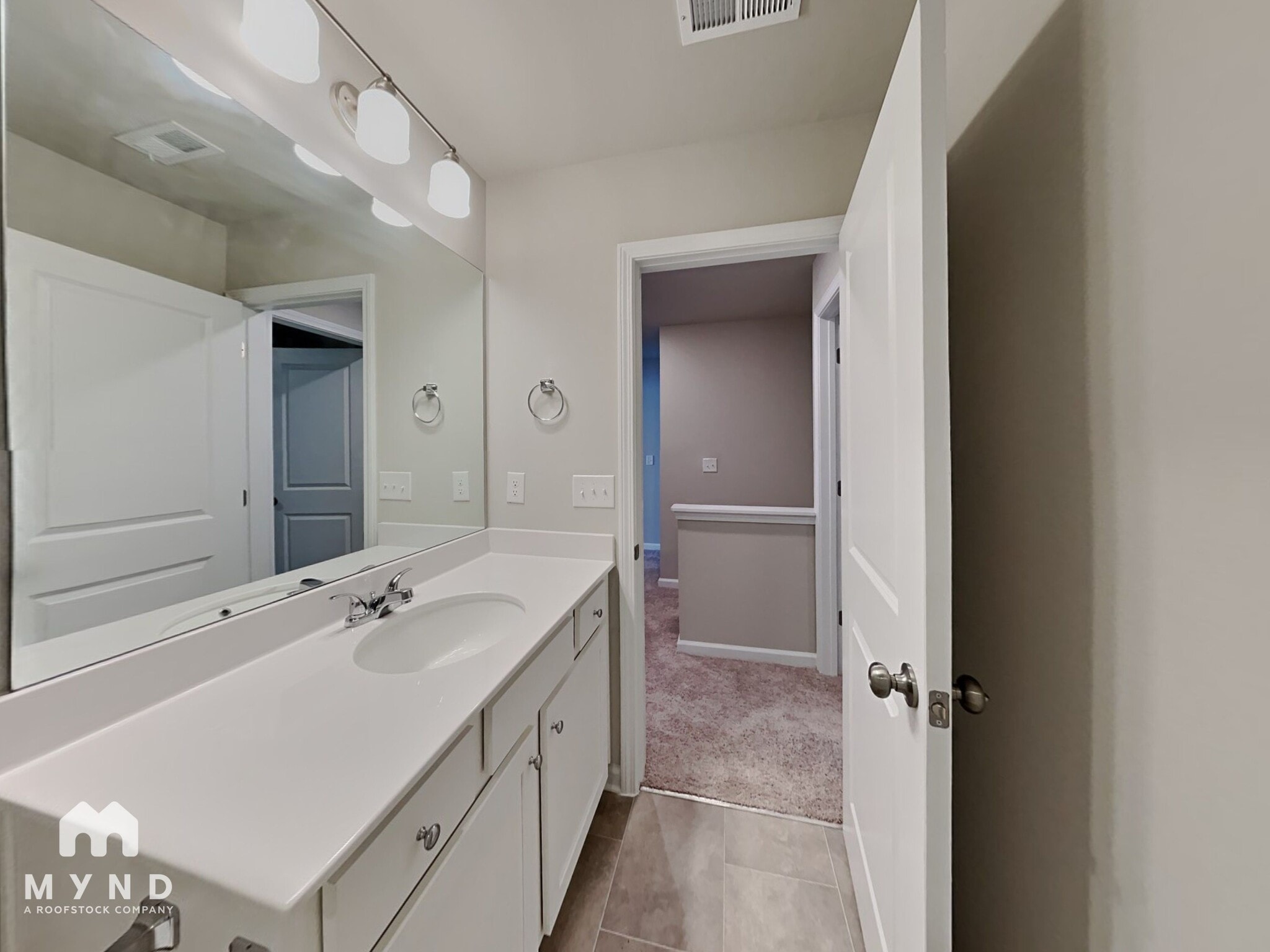 Building Photo - 418 S Fortune Way