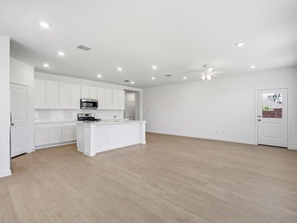 Building Photo - 7001 Camphor Ct