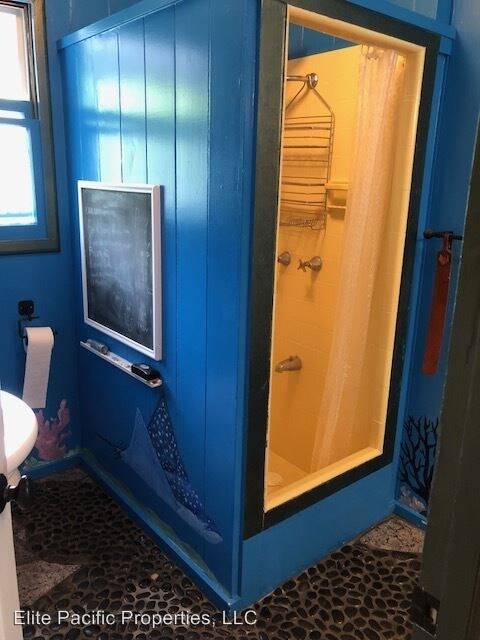 Building Photo - 2333 Palolo Ave