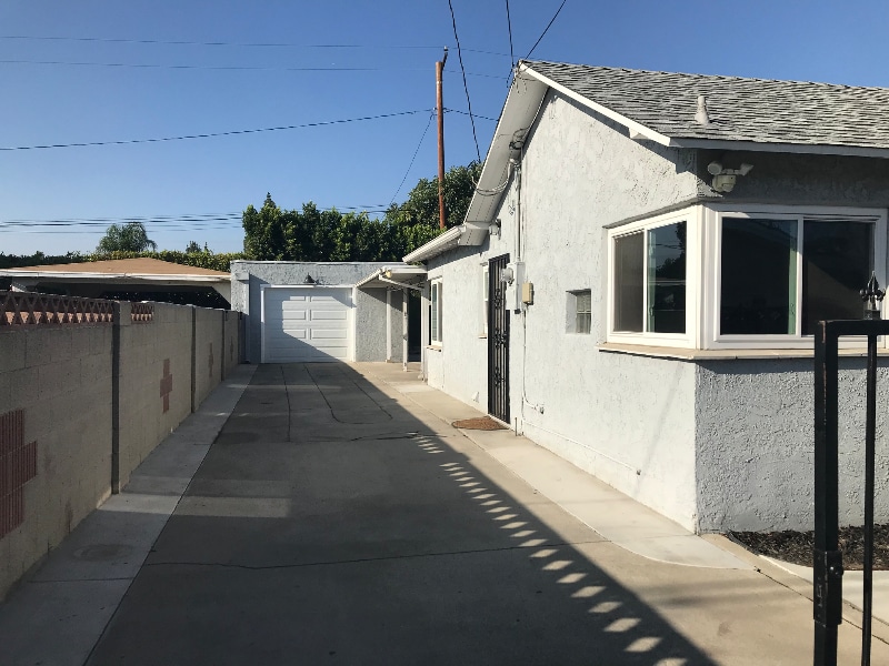 Building Photo - 445/2 E Alisal St