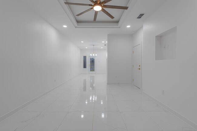 Building Photo - 3911 Yoyis St