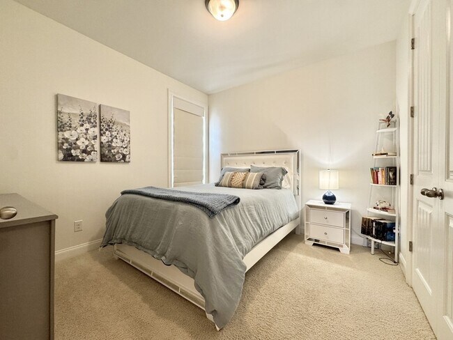 Building Photo - 3584 Robbins Nest Rd