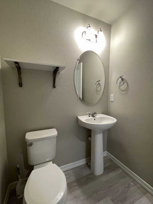 Building Photo - Corner Lot Comfort in Lorson Ranch – 3BD w...