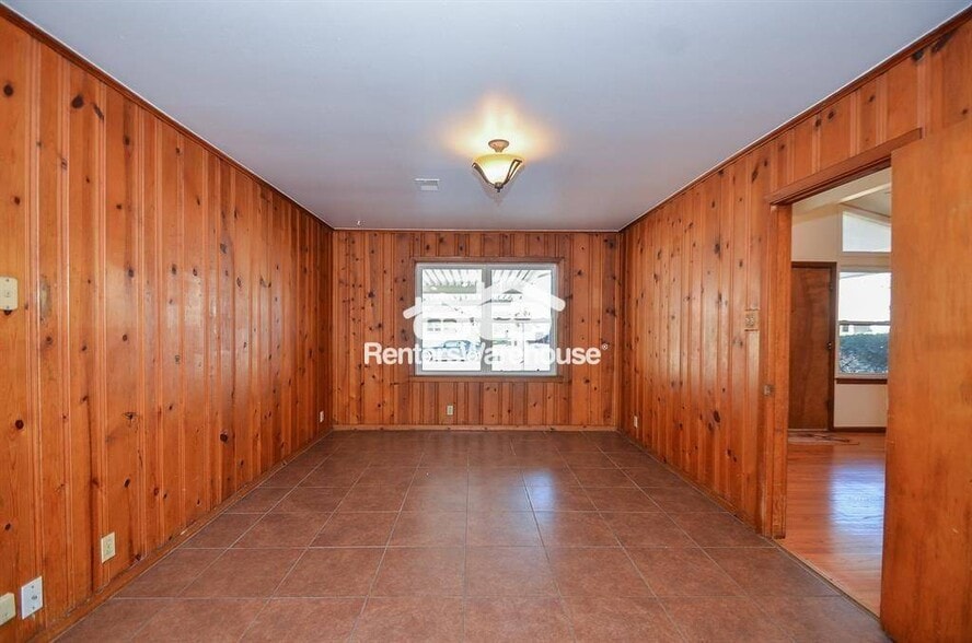 Building Photo - 6923 Cole Creek Dr
