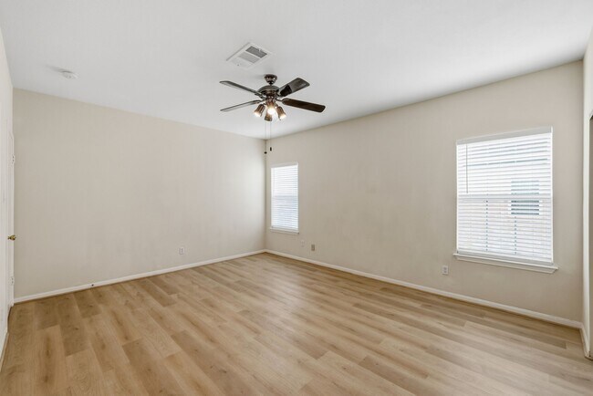 Building Photo - 2978 Holly Hall St