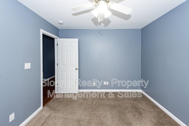 Building Photo - 7856 High Maple Cir