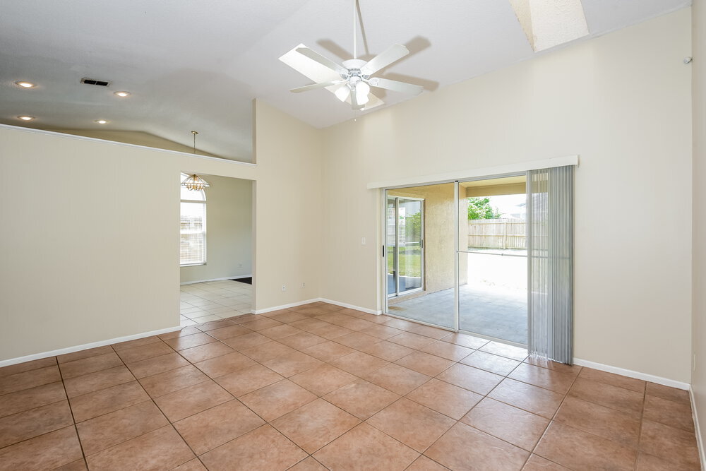 Building Photo - 2640 Rolling Broak Dr