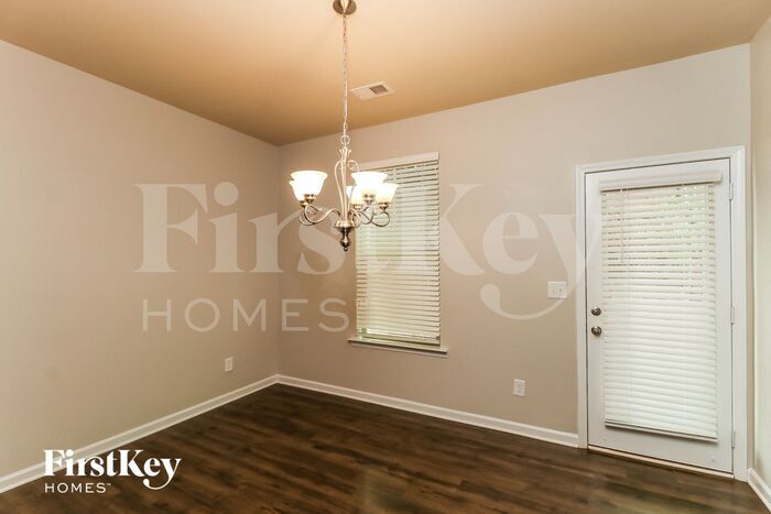 Building Photo - 205 Southwind Cir