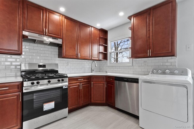 Building Photo - 28 Elissa Ln