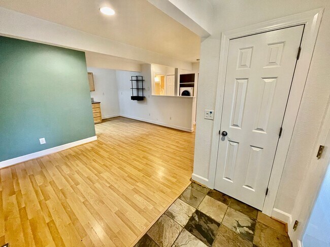 Building Photo - 2 WEEKS FREE RENT! Ground Floor- St. John's One Bedroom One Bath Condo- Most Utilities Included- ...